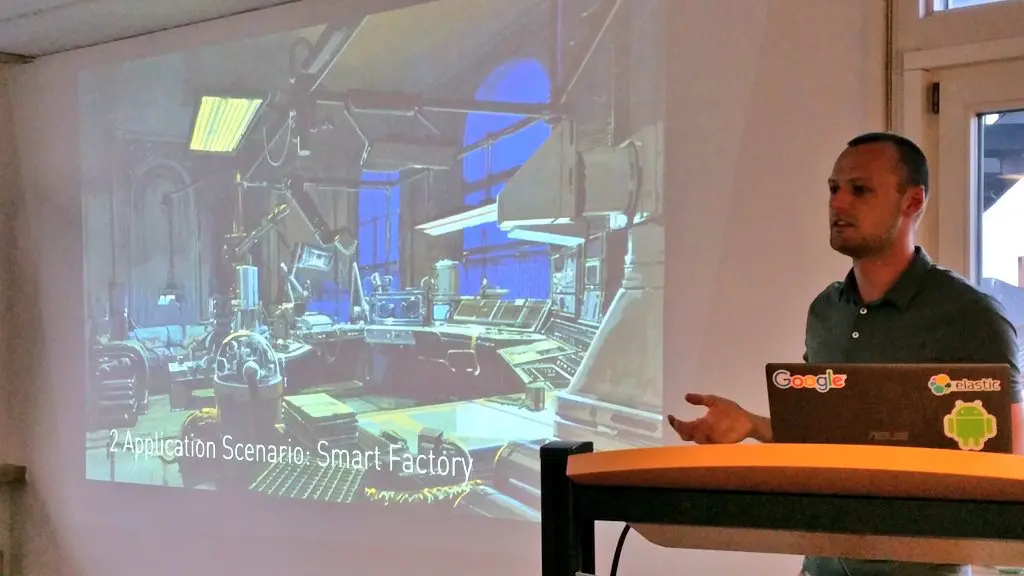 Virtual Reality for Machine Learning Visualization in a Smart Factory - Meetup Review