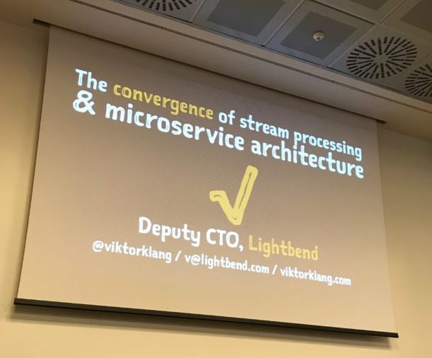 convergence of stream processing and microservices architecture